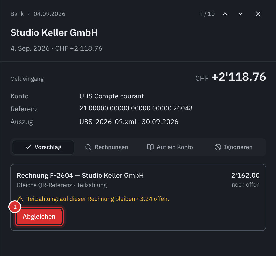 Eine geöffnete Zeile: Studio Keller GmbH, CHF 2’118.76, mit dem Vorschlag Rechnung F-2604, Teilzahlung, 43.24 bleiben offen, und der Schaltfläche Abgleichen.