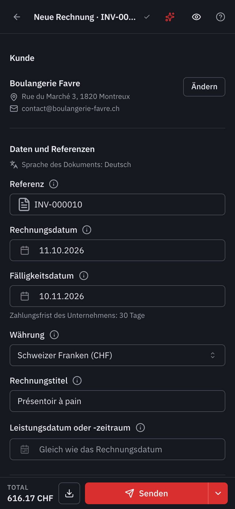 Der Editor auf dem Telefon: Kunde und Daten in einer Spalte, oben das Auge der Vorschau, unten das Total, das Herunterladen und die Schaltfläche Senden.