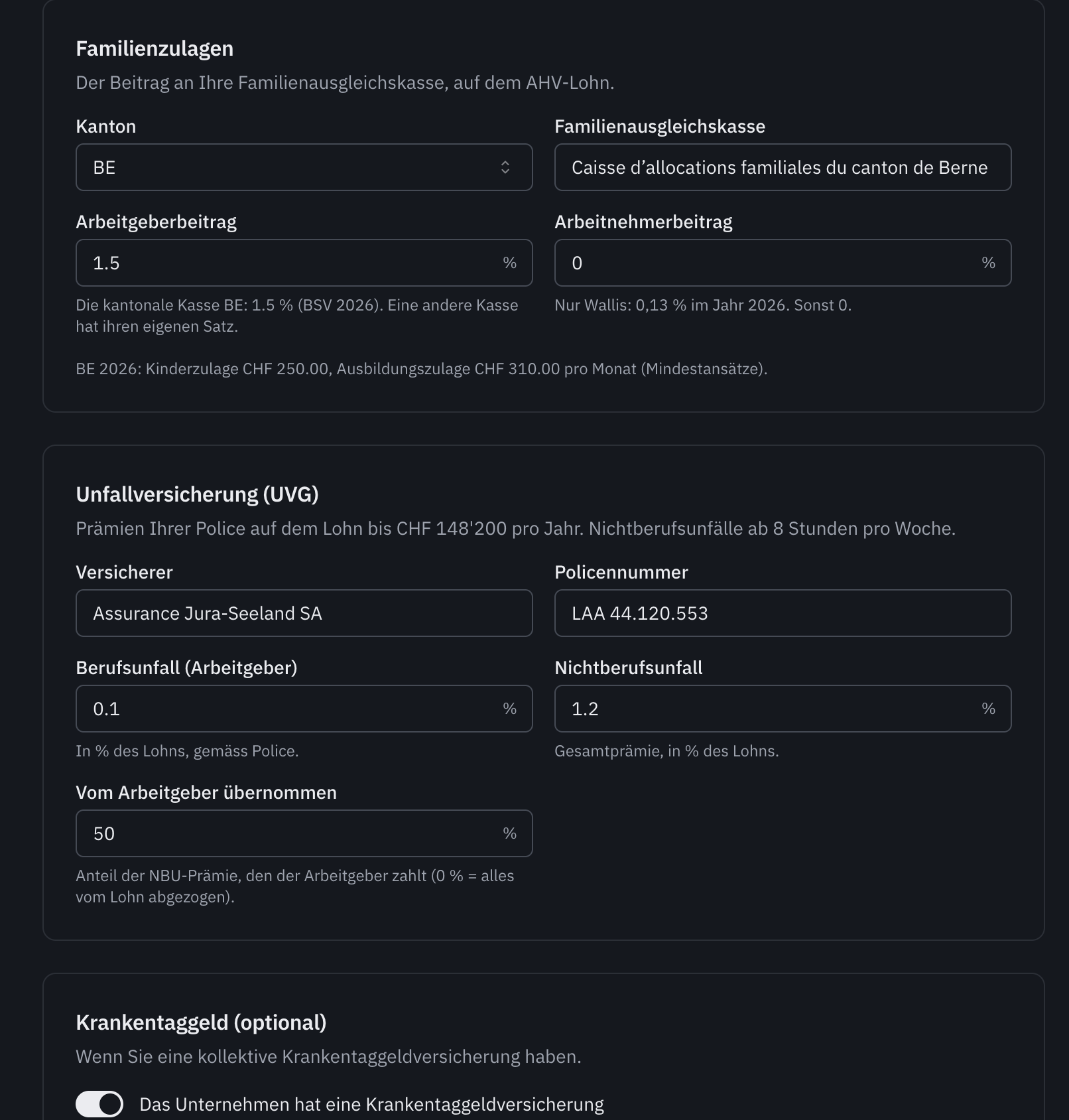 Die Bereiche Familienzulagen und Unfallversicherung (UVG): Kanton, Kasse, Sätze von Arbeitgeber und Arbeitnehmer, Prämien der Police.