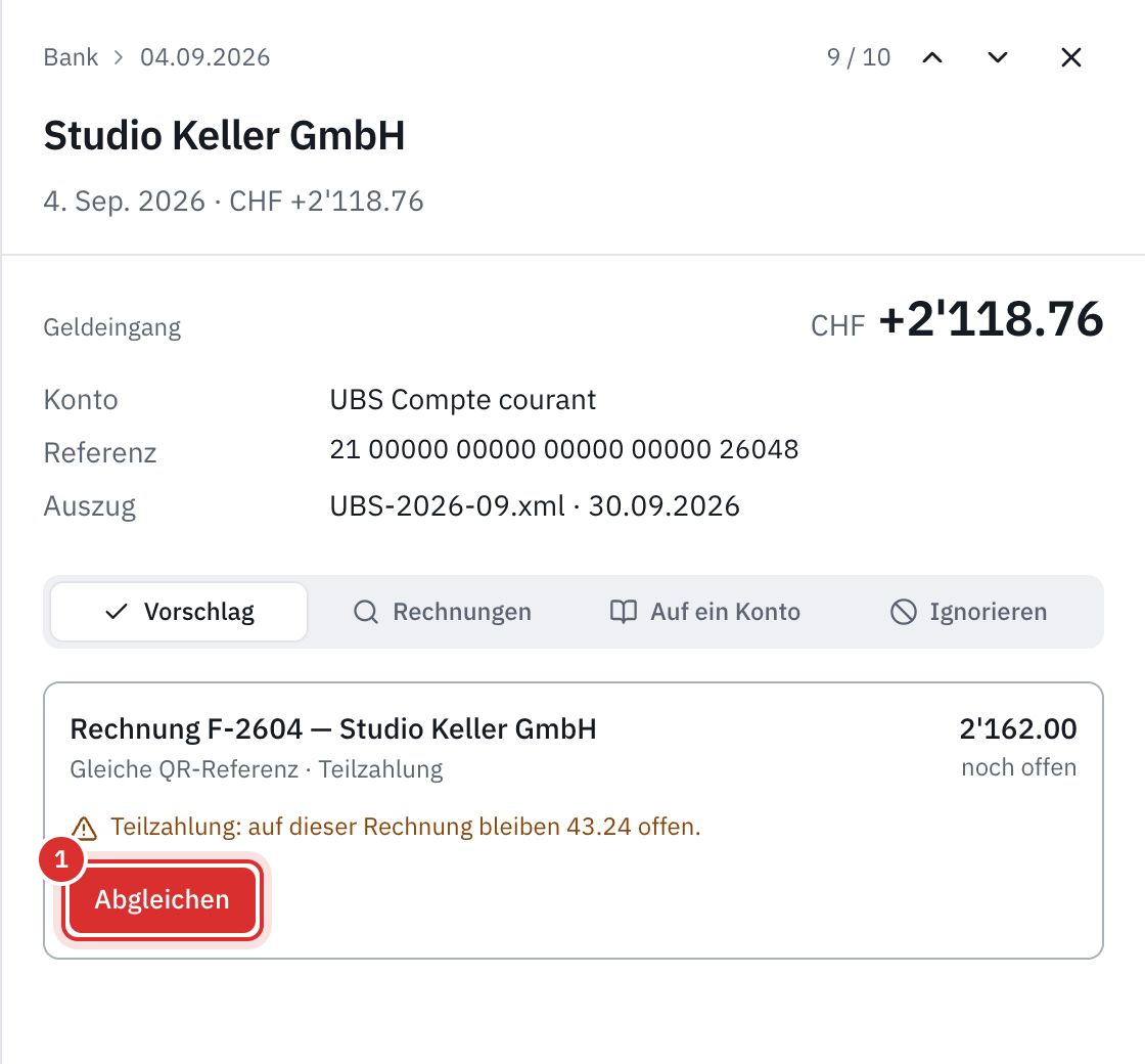 Eine geöffnete Zeile: Studio Keller GmbH, CHF 2’118.76, mit dem Vorschlag Rechnung F-2604, Teilzahlung, 43.24 bleiben offen, und der Schaltfläche Abgleichen.