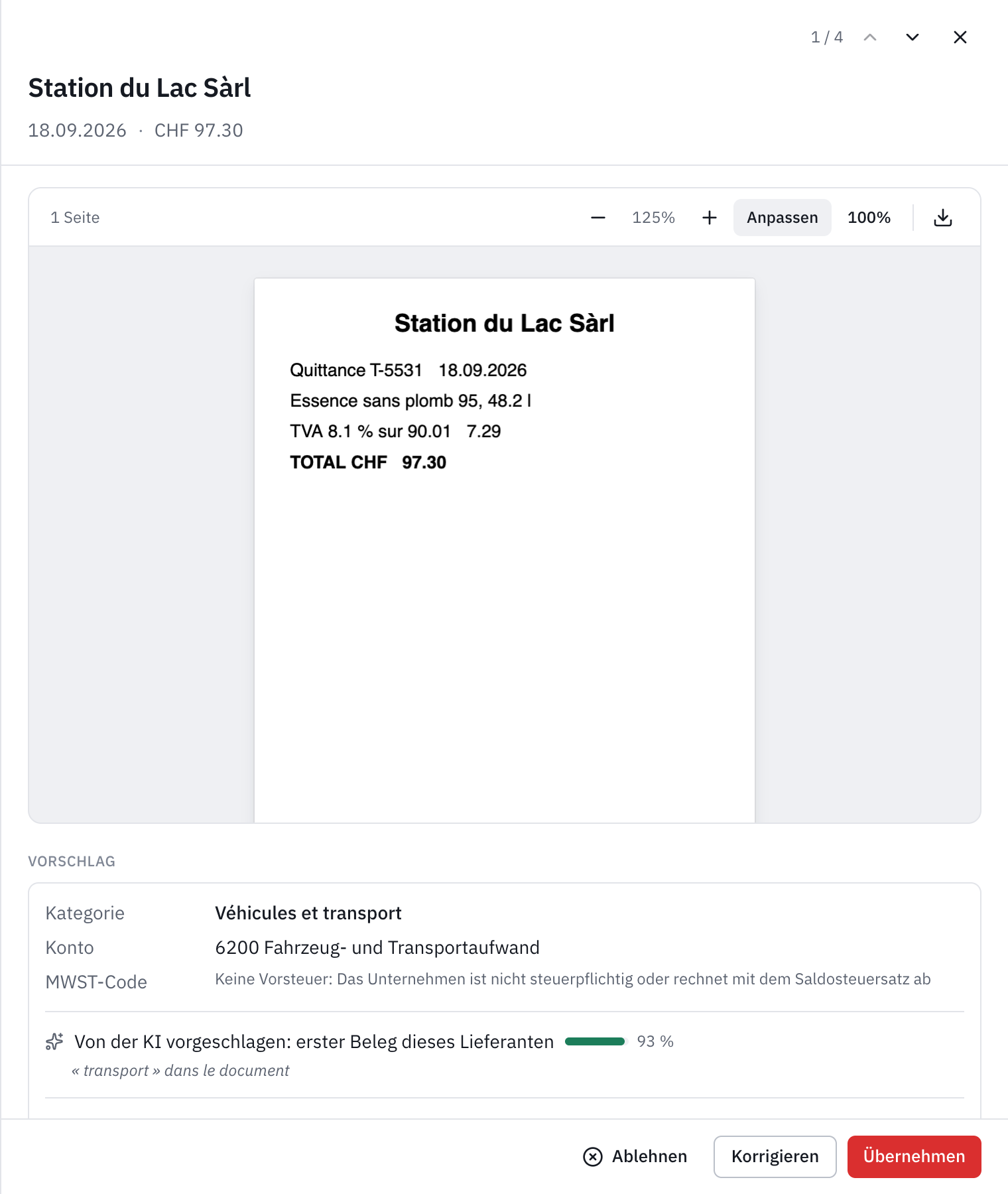 Die Detailansicht eines Belegs: die Quittung der Tankstelle, der Vorschlag Fahrzeuge und Transport mit dem Konto 6200, der Grund und die Schaltflächen Ablehnen, Korrigieren und Übernehmen.