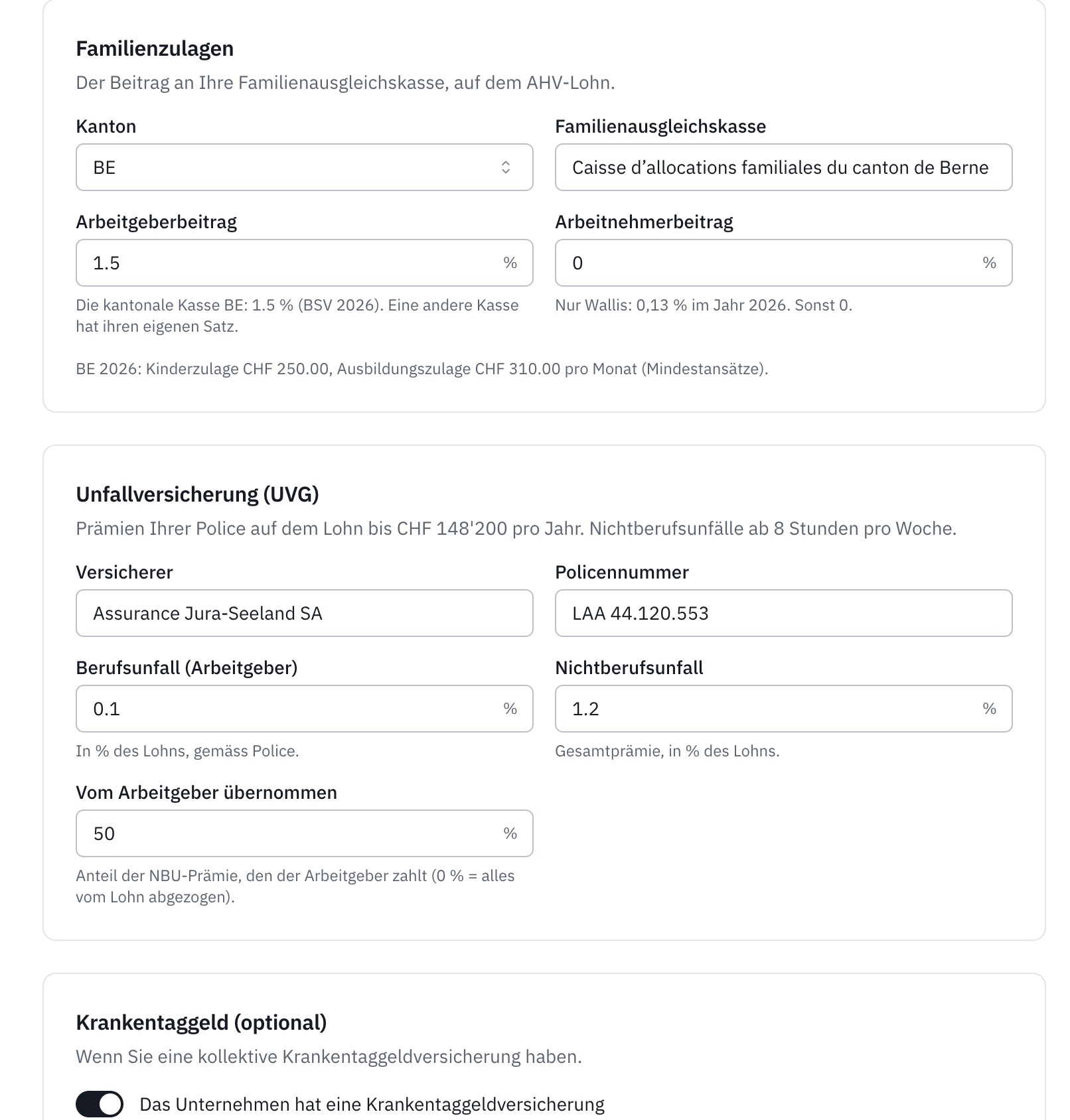 Die Bereiche Familienzulagen und Unfallversicherung (UVG): Kanton, Kasse, Sätze von Arbeitgeber und Arbeitnehmer, Prämien der Police.
