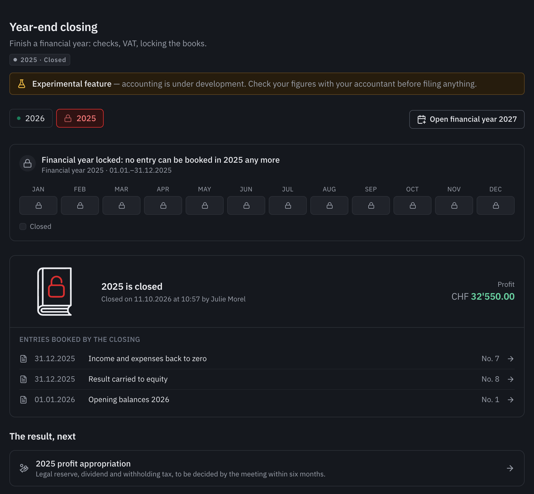 2025 is closed: all months locked, the profit of CHF 32’550 and the closing and opening balance entries.
