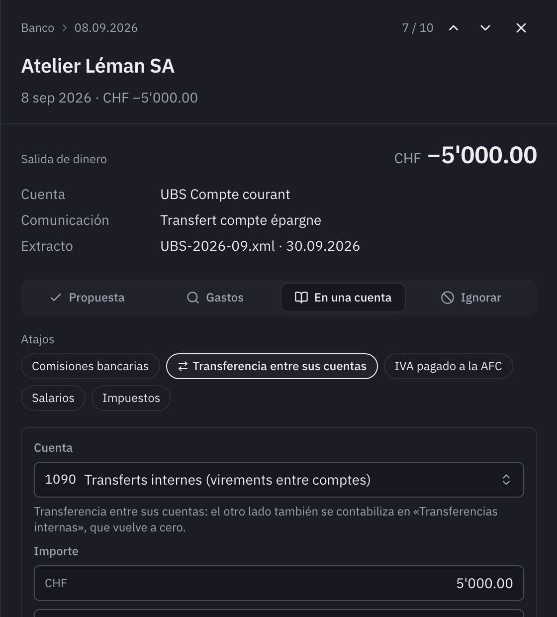 La opción En una cuenta para una transferencia de 5’000 a la cuenta de ahorro: los atajos, el atajo Transferencia entre sus cuentas elegido, la cuenta 1090 de transferencias internas, el importe y el concepto.