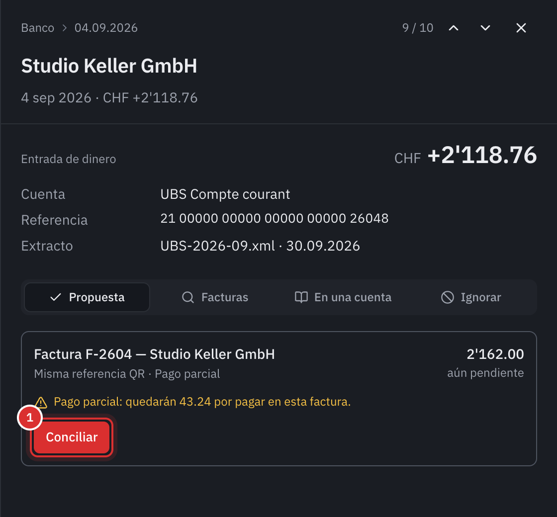 Una línea abierta: Studio Keller GmbH, CHF 2’118.76, con la propuesta Factura F-2604, pago parcial, quedarán 43.24 por pagar, y el botón Conciliar.
