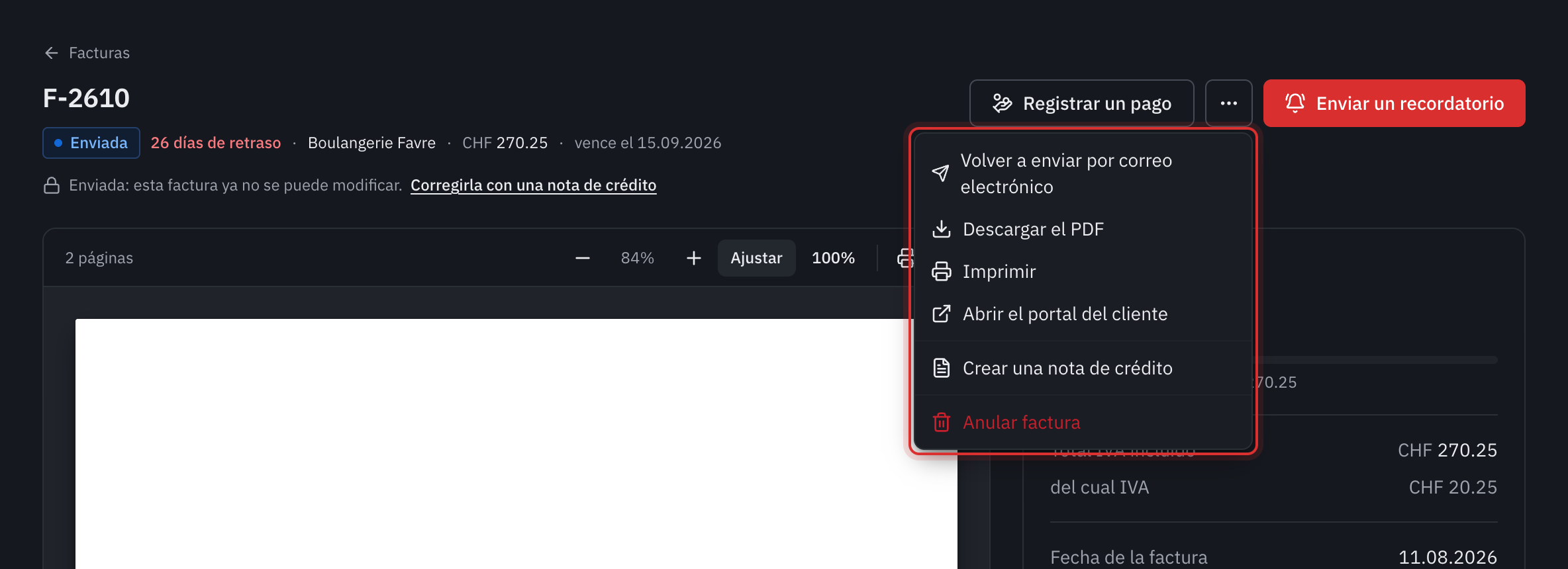 El menú Más acciones de una factura enviada: Volver a enviar por correo electrónico, Descargar el PDF, Imprimir, Abrir el portal del cliente, Crear una nota de crédito y Anular factura.