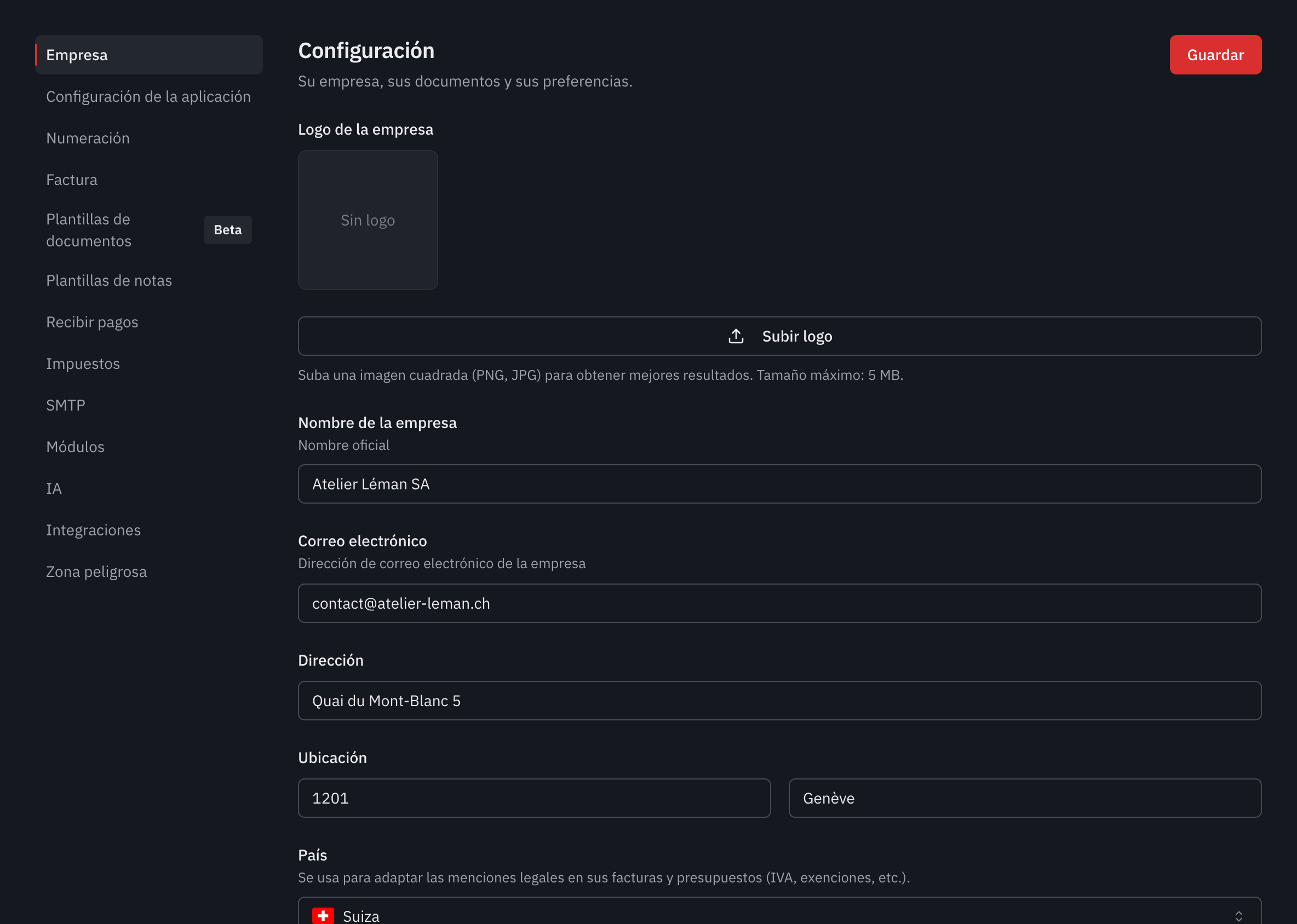 La pestaña Empresa de la configuración: el logotipo, el nombre, el correo electrónico, la dirección, la ubicación y el país.