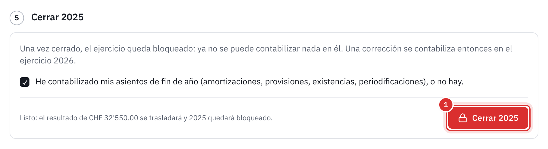 El paso Cerrar 2025: la casilla de los asientos de fin de año marcada y el botón Cerrar 2025.