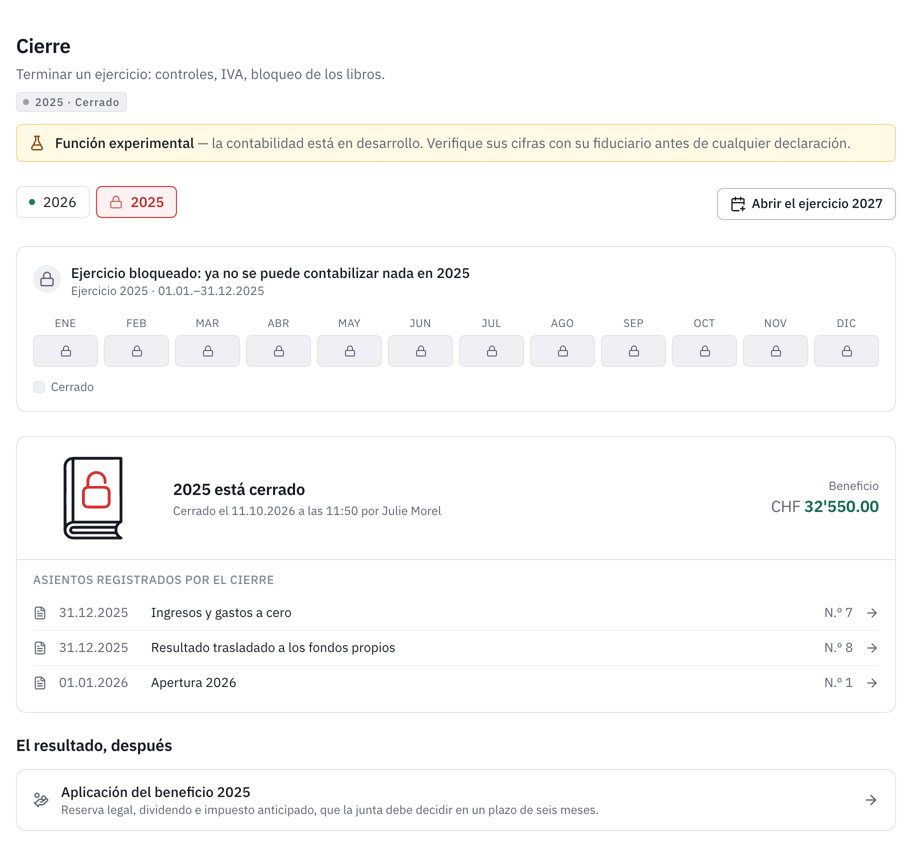 2025 está cerrado: todos los meses bloqueados, el beneficio de CHF 32'550 y los asientos de cierre y de apertura.