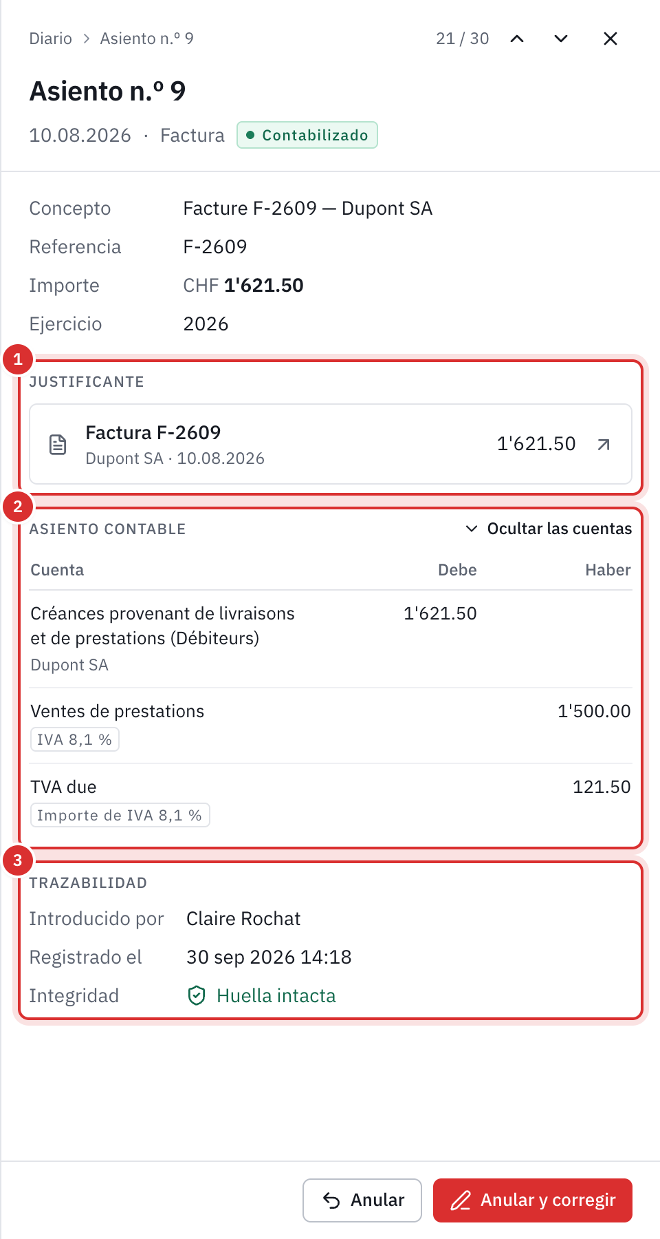 El panel de un asiento: la factura que lo justifica, sus líneas en el debe y en el haber, y su huella intacta.