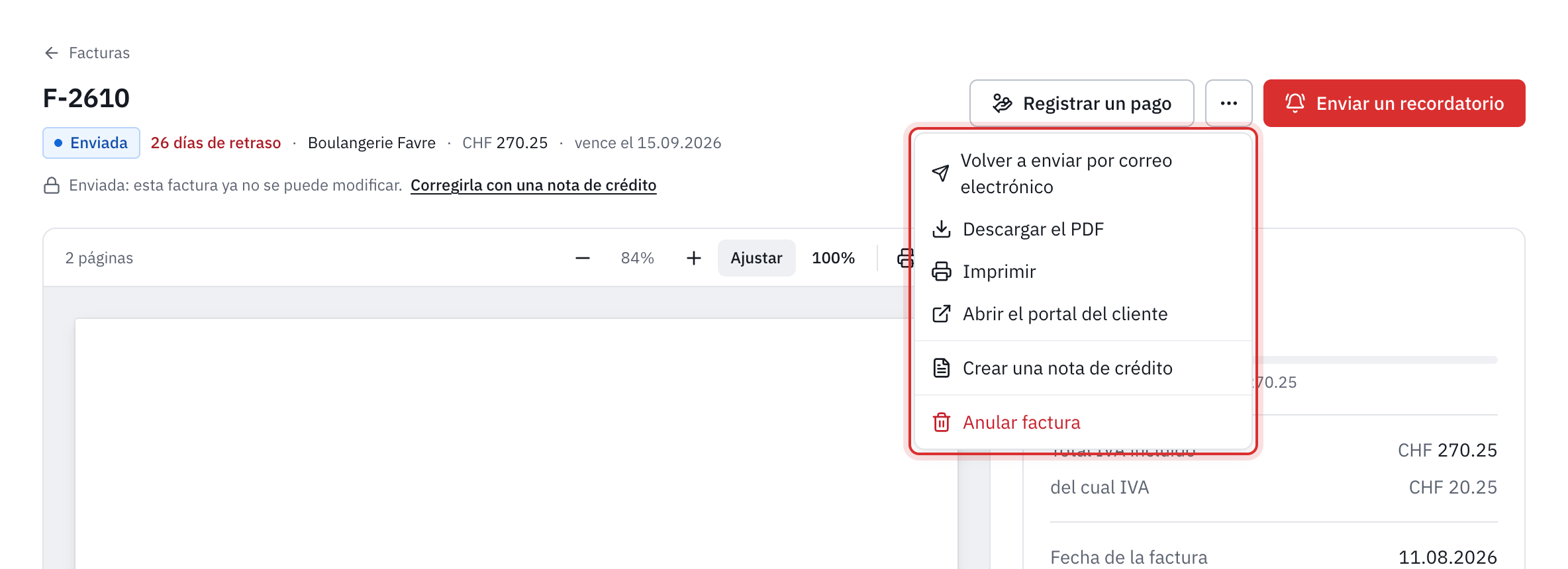 El menú Más acciones de una factura enviada: Volver a enviar por correo electrónico, Descargar el PDF, Imprimir, Abrir el portal del cliente, Crear una nota de crédito y Anular factura.