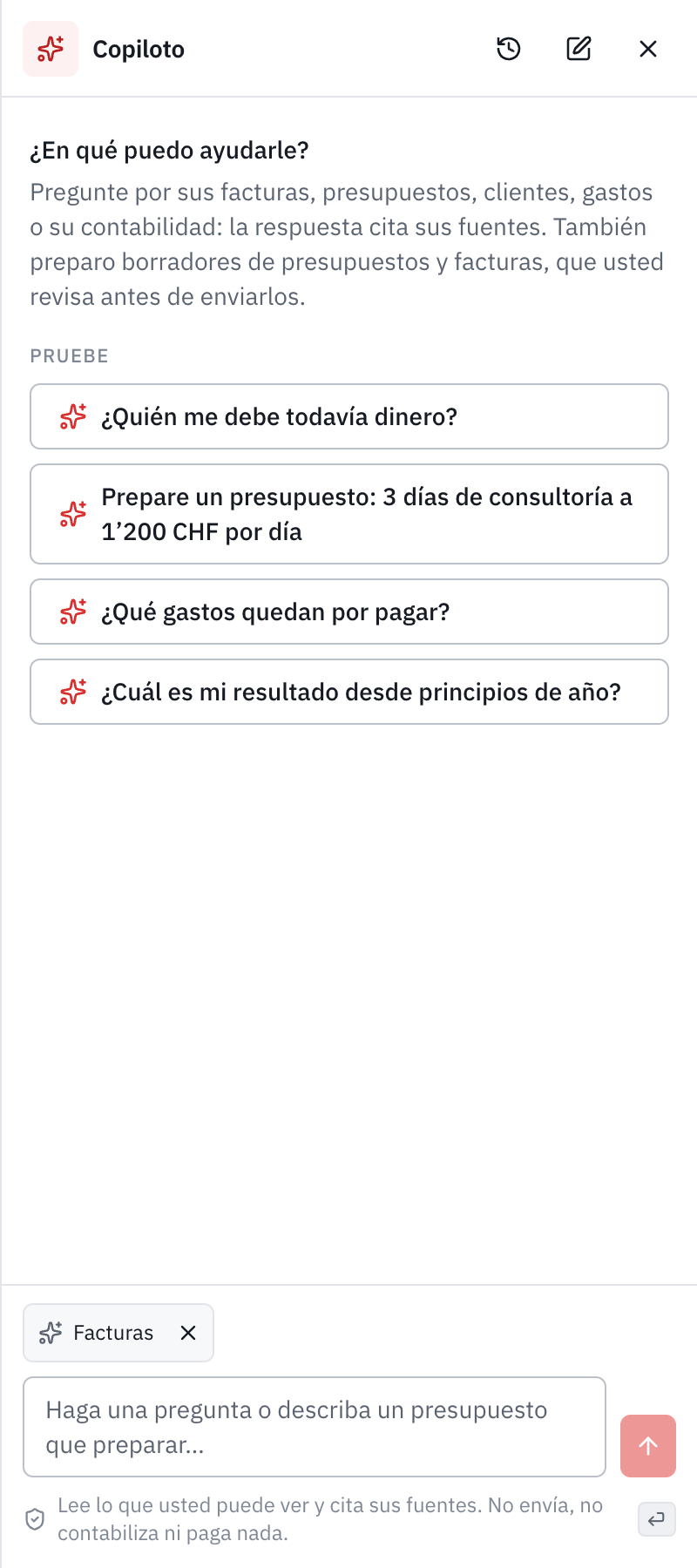 El panel Copiloto a la derecha de las facturas: ¿En qué puedo ayudarle?, preguntas para probar, la etiqueta de la página y el campo de pregunta.
