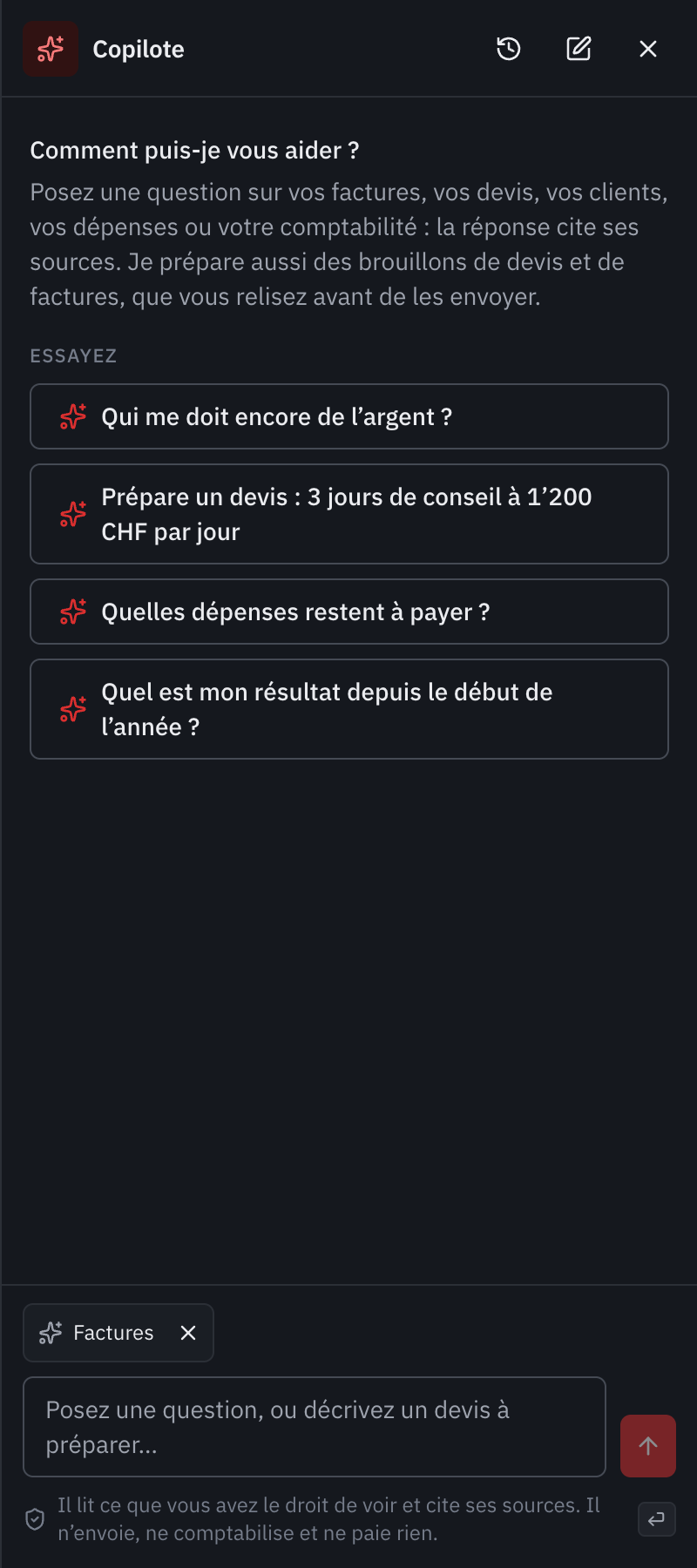 Le panneau Copilote à droite des factures : Comment puis-je vous aider ?, des questions à essayer, l’étiquette de la page et le champ de question.