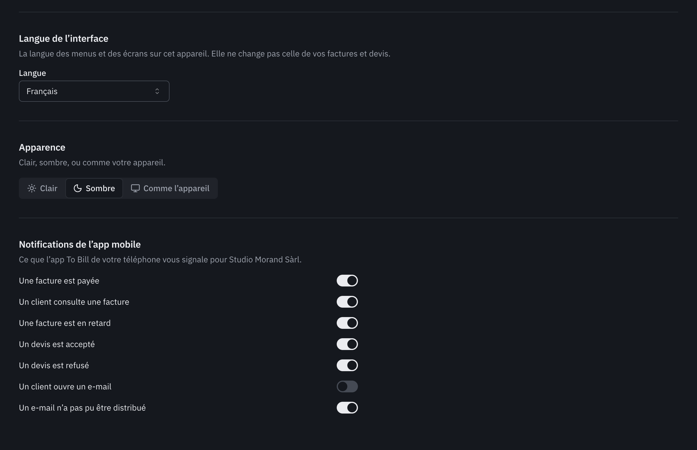 La suite de Mon compte : la langue de l’interface, l’apparence Clair, Sombre ou Comme l’appareil, et les notifications de l’app mobile pour l’entreprise ouverte.