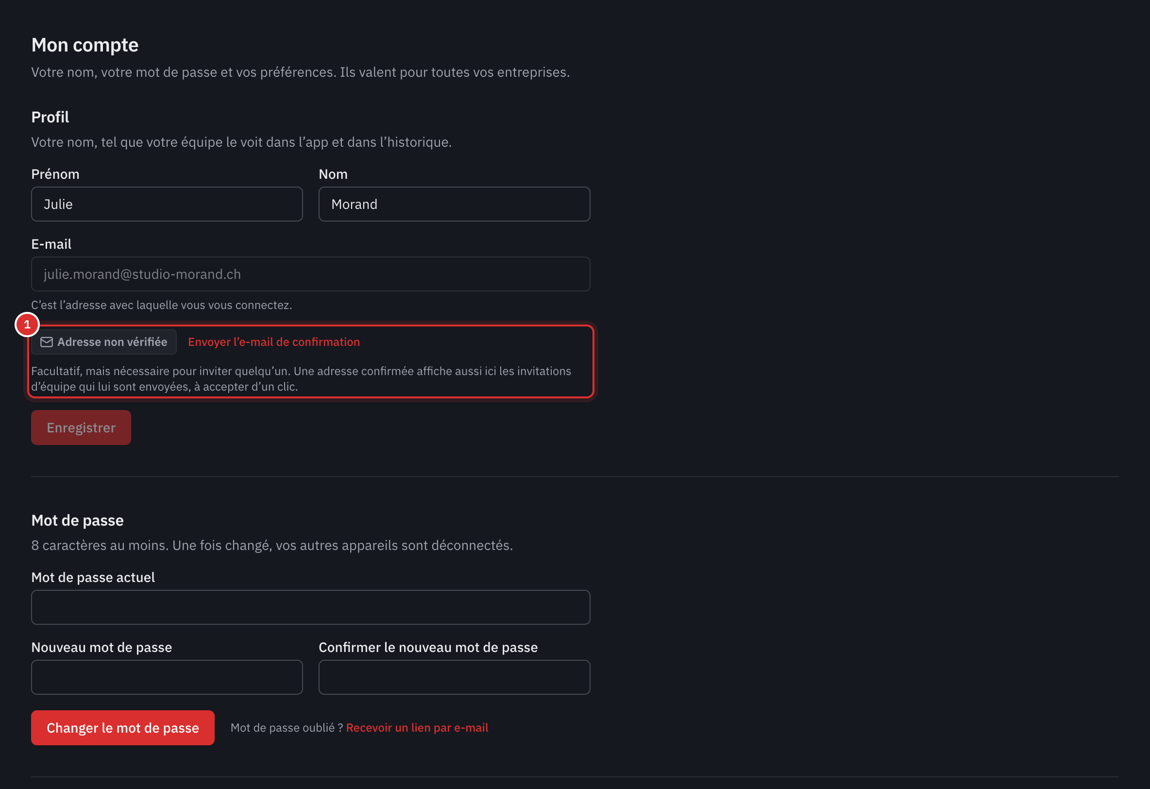 La page Mon compte : le profil avec le prénom, le nom, l’e-mail de connexion et, en dessous, Adresse non vérifiée avec le lien Envoyer l’e-mail de confirmation, puis le mot de passe actuel, le nouveau et sa confirmation.