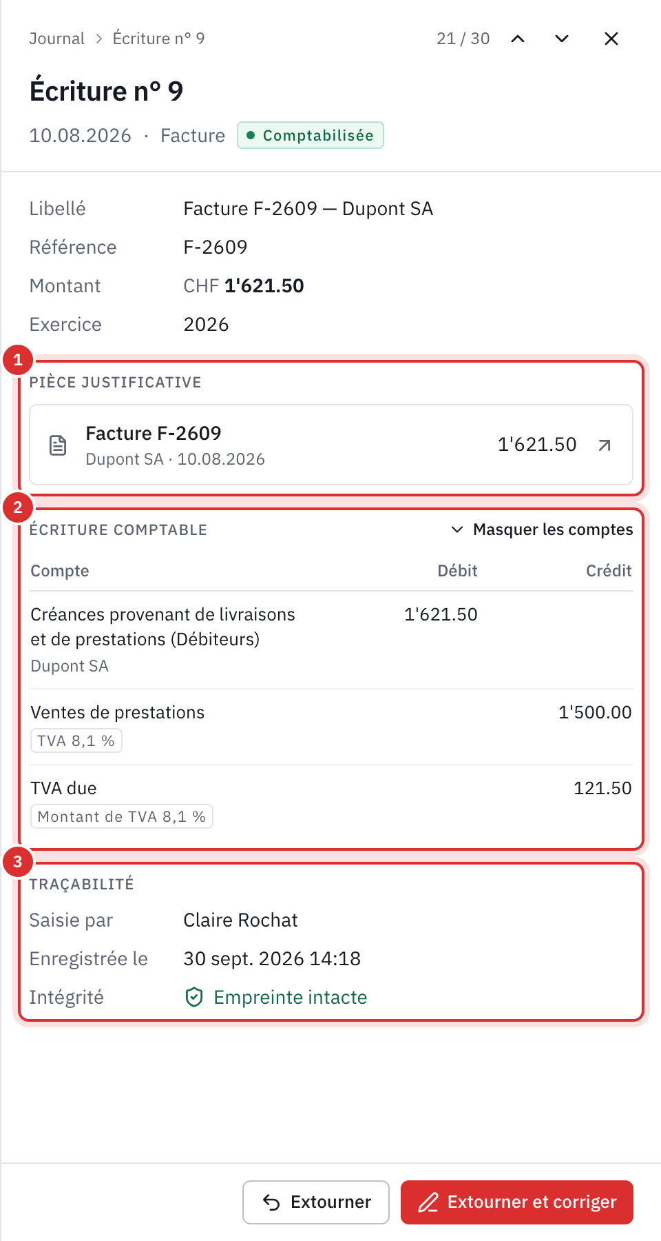 Le panneau d’une écriture : la facture qui la justifie, ses lignes au débit et au crédit, et son empreinte intacte.