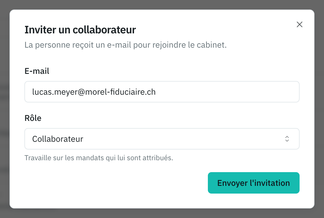 La ventana Inviter un collaborateur: el correo electrónico, el rol Collaborateur y el botón Envoyer l’invitation.