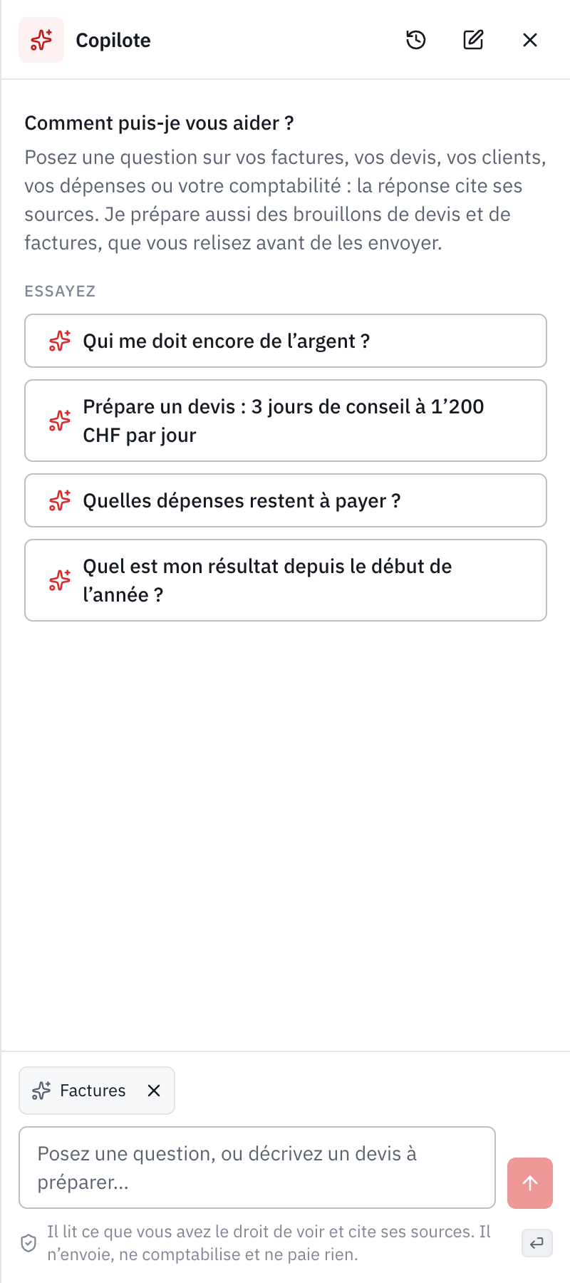 Le panneau Copilote à droite des factures : Comment puis-je vous aider ?, des questions à essayer, l’étiquette de la page et le champ de question.