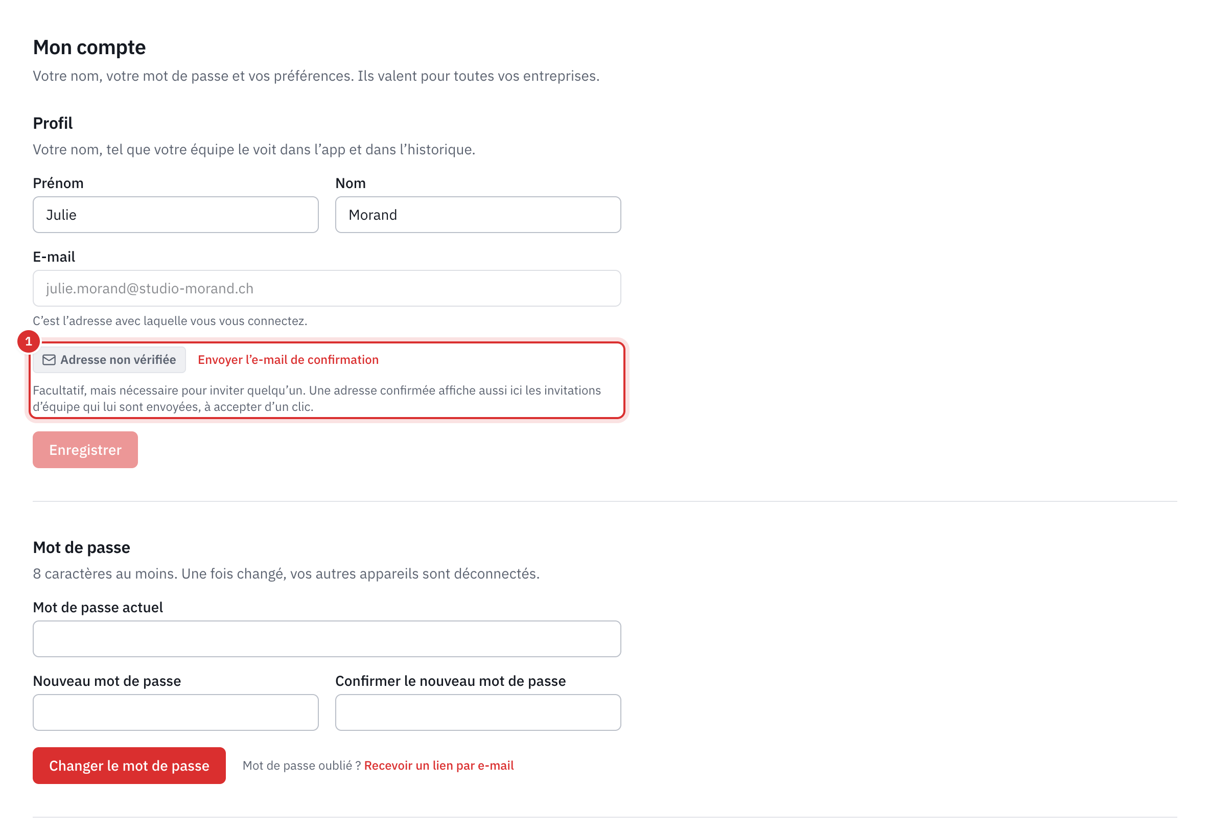 La page Mon compte : le profil avec le prénom, le nom, l’e-mail de connexion et, en dessous, Adresse non vérifiée avec le lien Envoyer l’e-mail de confirmation, puis le mot de passe actuel, le nouveau et sa confirmation.