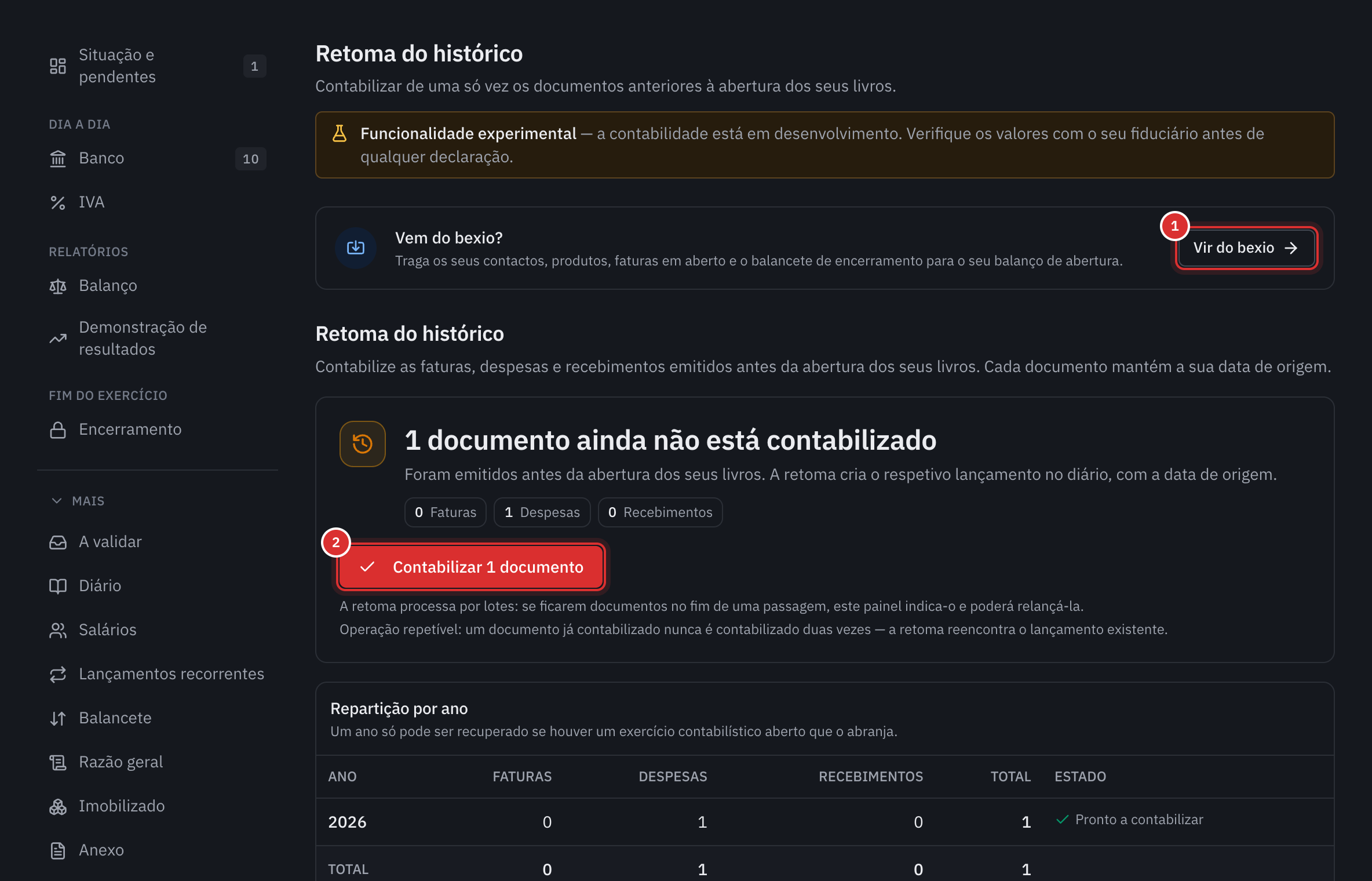 A página de retoma do histórico: a ligação Vir do bexio, um documento ainda não contabilizado, o botão Contabilizar 1 documento e a repartição por ano.