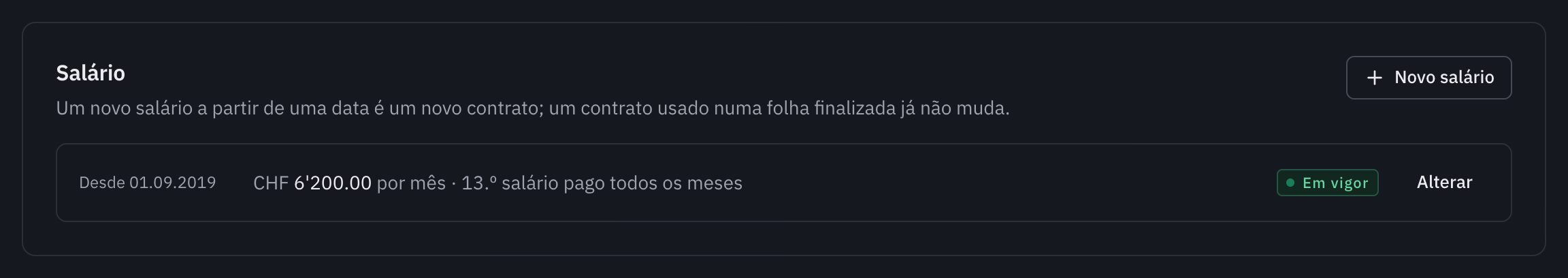 A secção Salário de um funcionário: o contrato em vigor e o botão Novo salário.