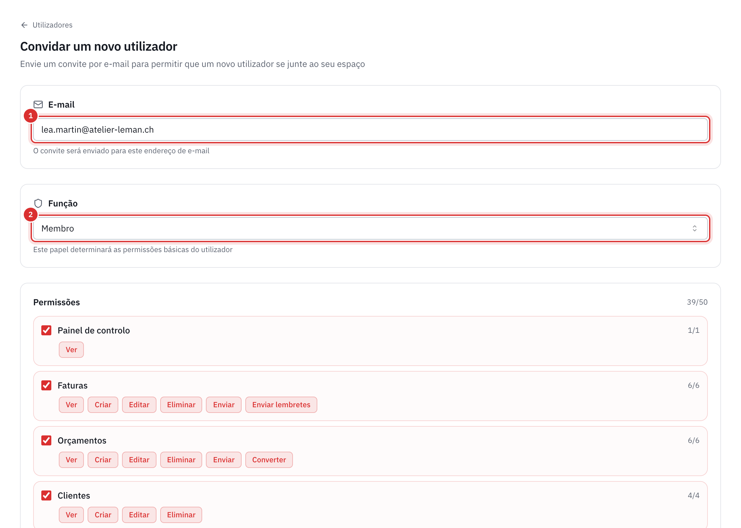 A página Convidar um novo utilizador: o e-mail, o papel Membro escolhido e as permissões assinaladas por área.