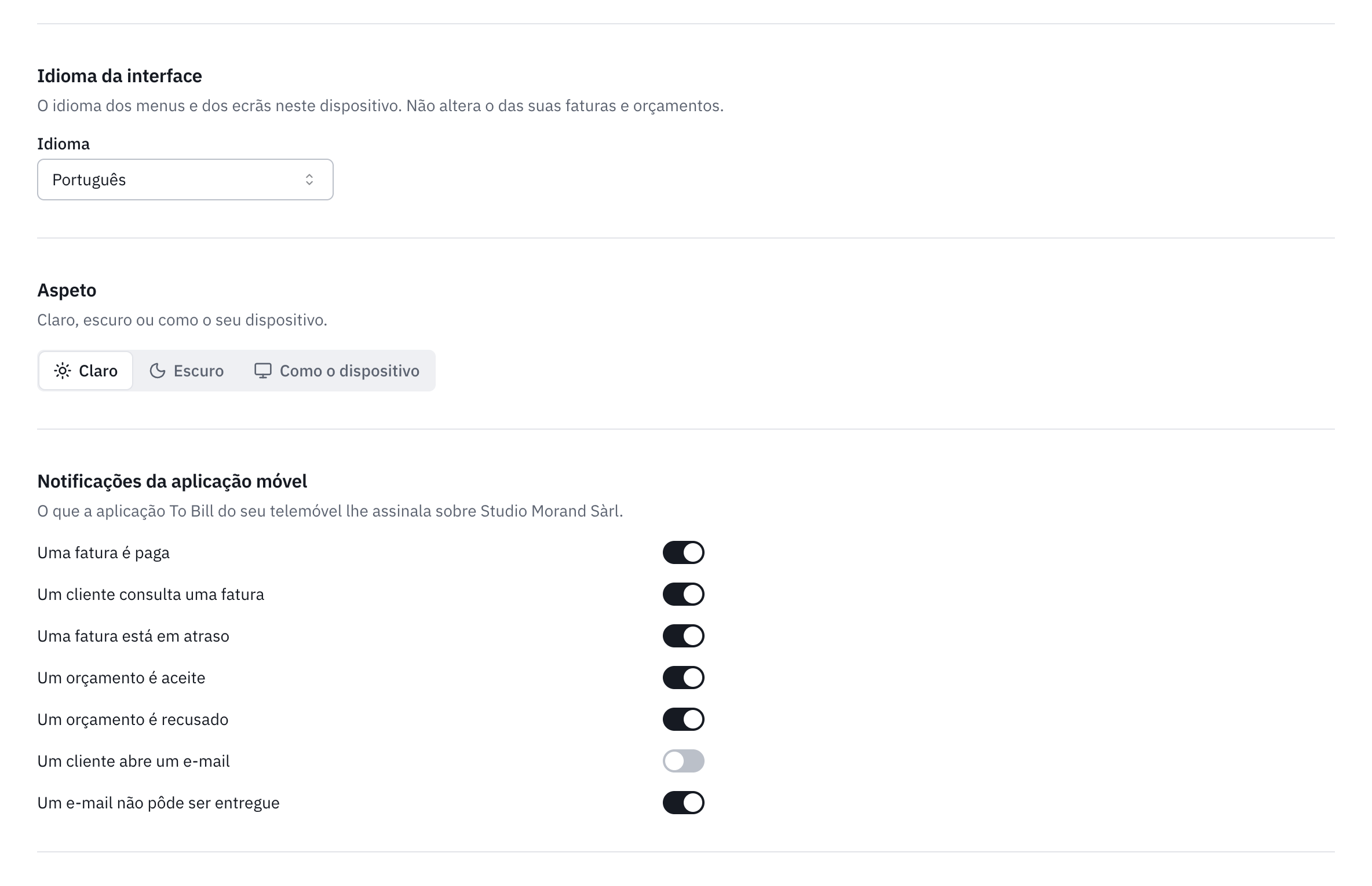 A continuação de A minha conta: o idioma da interface, o aspeto Claro, Escuro ou Como o dispositivo, e as notificações da aplicação móvel para a empresa aberta.
