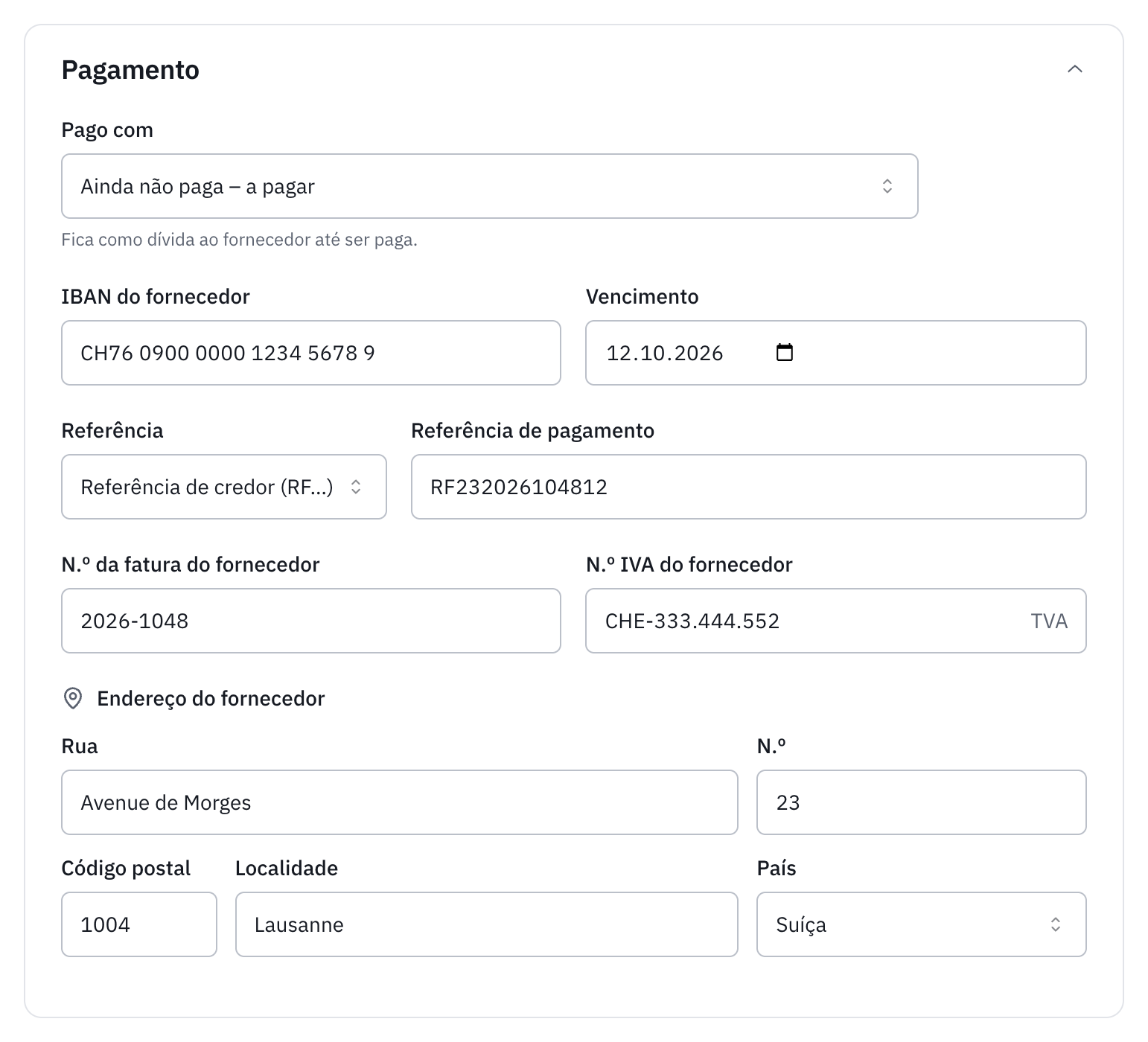 A secção Pagamento de uma fatura de fornecedor: Ainda não paga – a pagar, o IBAN, o vencimento, a referência de credor RF, o número da fatura, o número de IVA e a morada do fornecedor.
