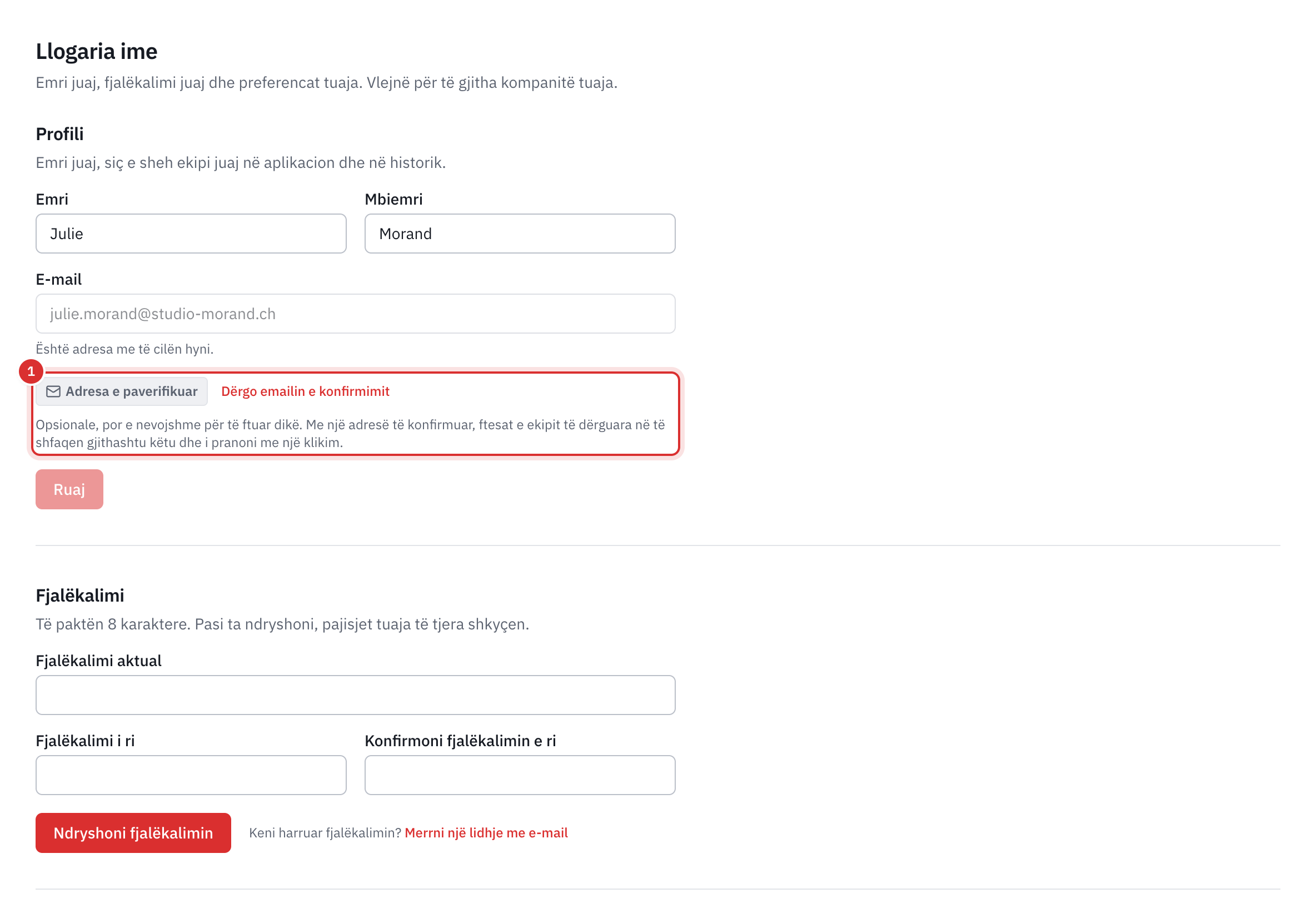 Faqja Llogaria ime: profili me emrin, mbiemrin, e-mailin e hyrjes dhe, poshtë, Adresa e paverifikuar me lidhjen Dërgo emailin e konfirmimit, pastaj fjalëkalimi aktual, i riu dhe konfirmimi i tij.